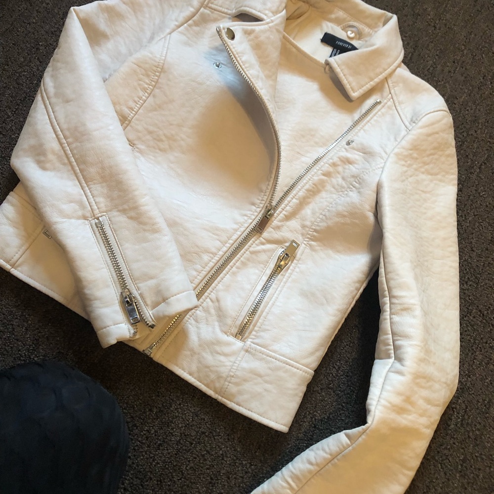 Leather jacket - Picture 2 of 3